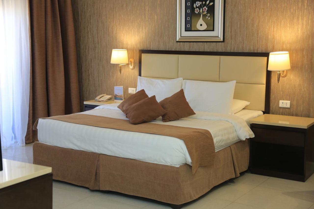 Grand East Hotel - Resort & Spa Dead Sea Sweimeh Oda fotoğraf
