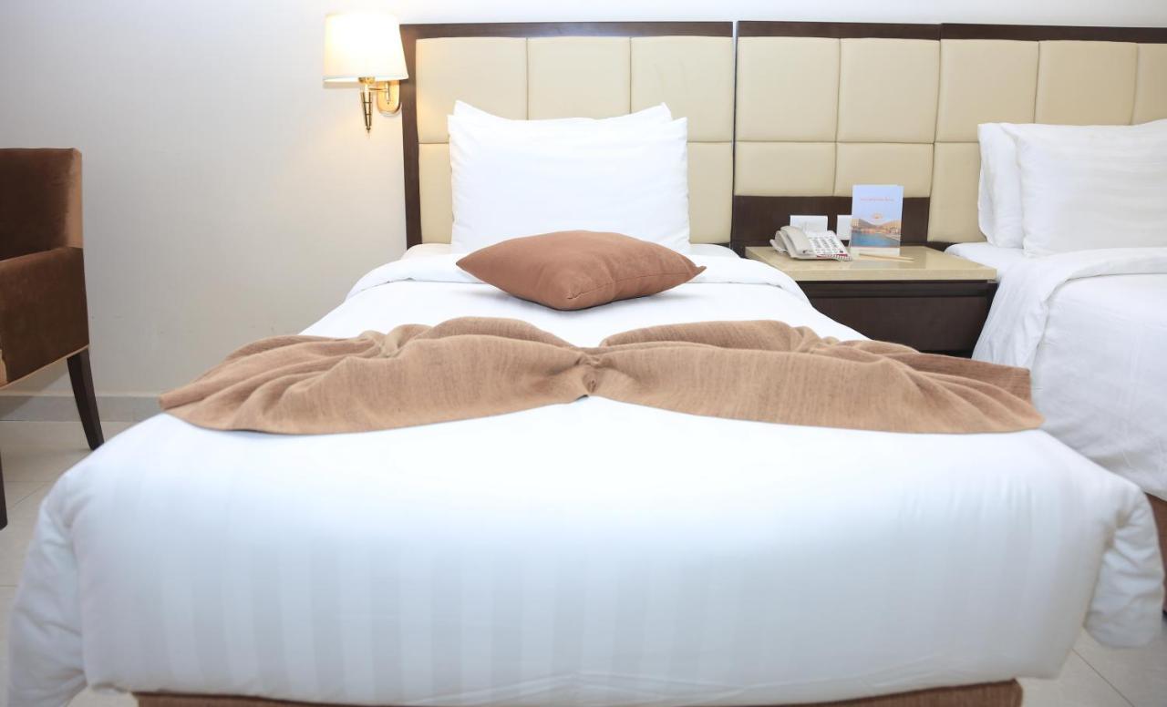 Grand East Hotel - Resort & Spa Dead Sea Sweimeh Oda fotoğraf