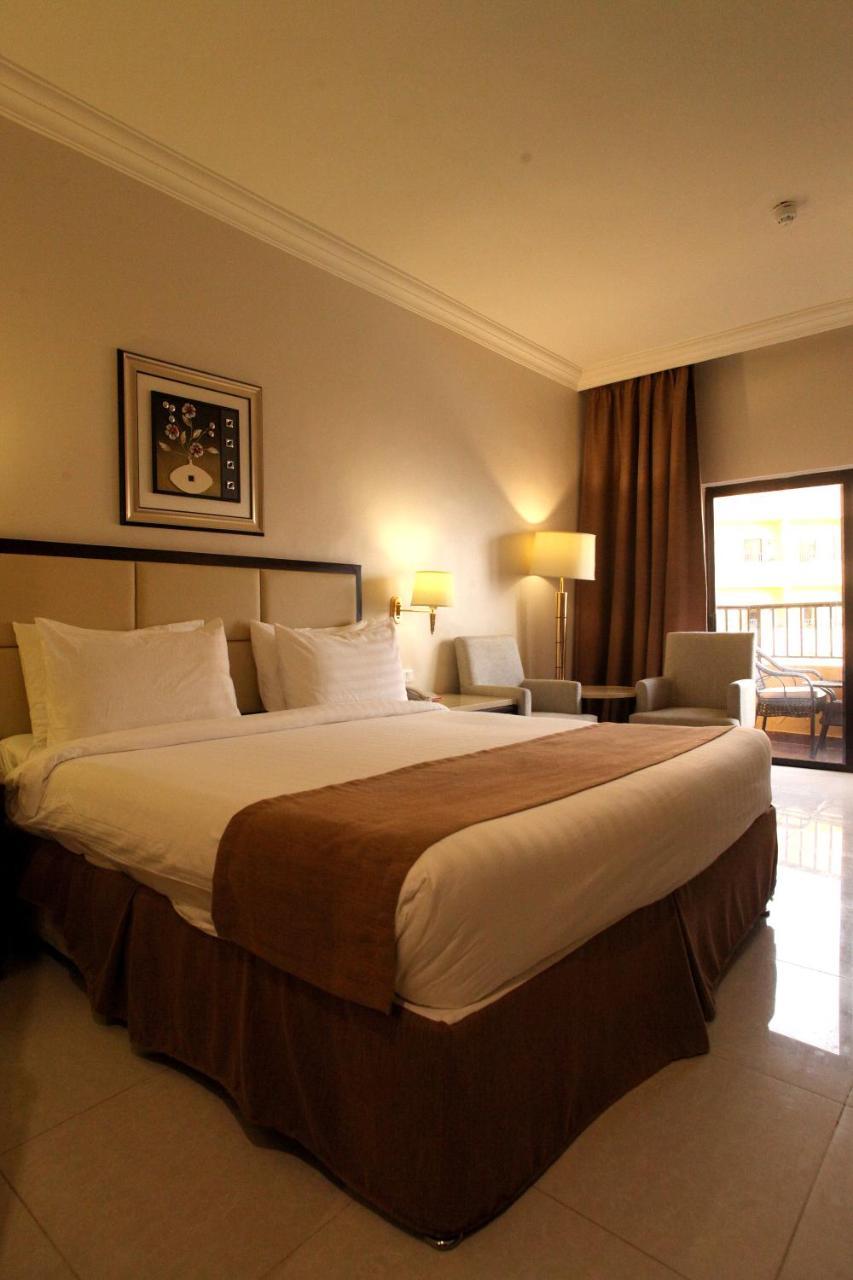 Grand East Hotel - Resort & Spa Dead Sea Sweimeh Oda fotoğraf